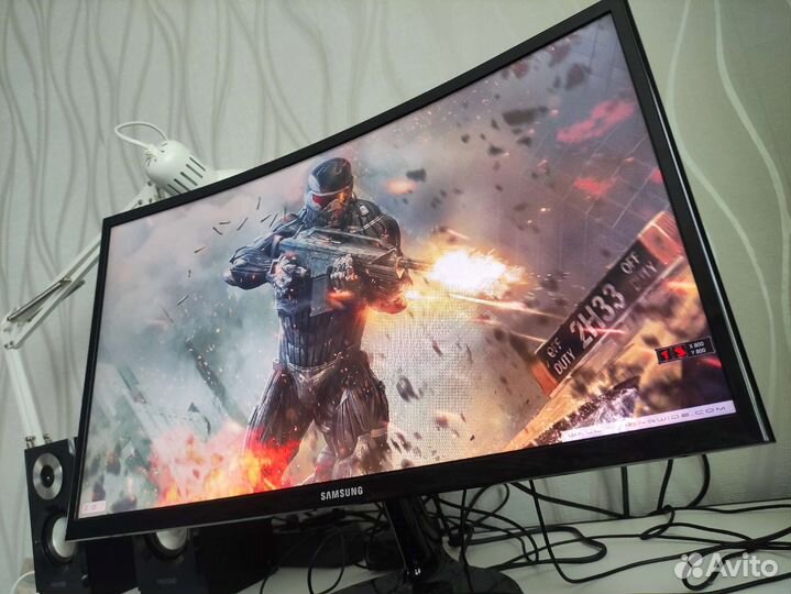 Игровой изогнутый монитор 24