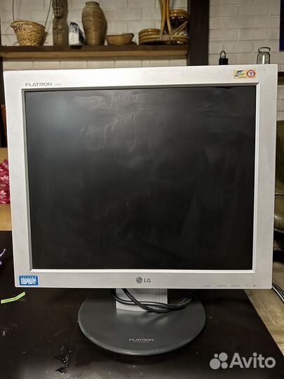 Мониторы 17 и 19