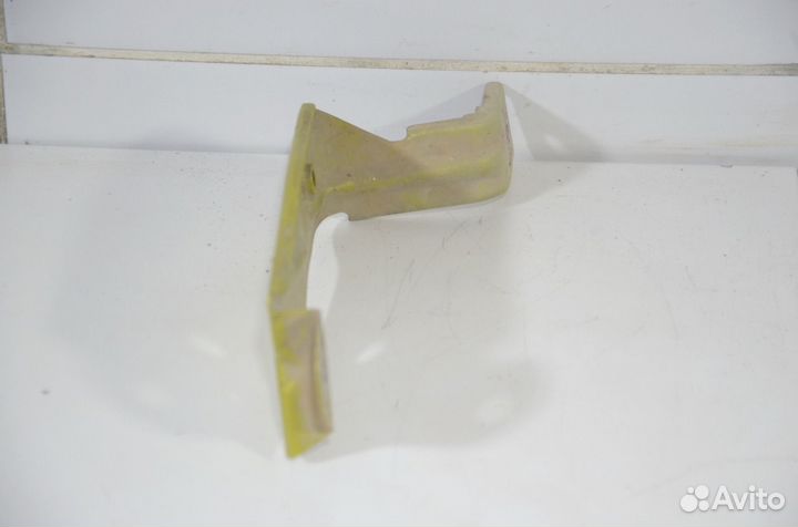 Кронштейн фары левый Kia Rio DC 1.5 2001