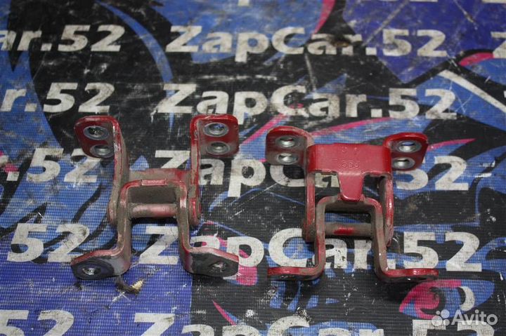 Петля крышки багажника Сузуки Гранд Витара