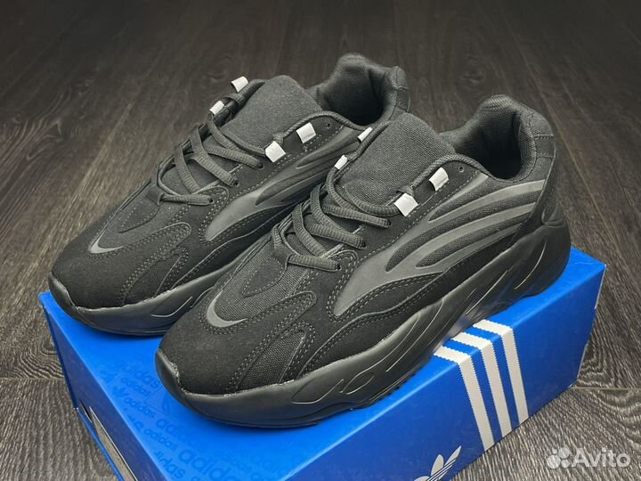 Кроссовки adidas yeezy boost 700