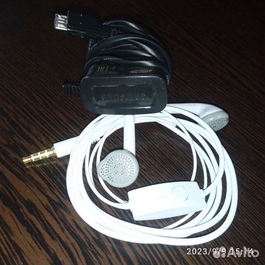 Наушники Самсунг + зарядка для телефона GM-B311V