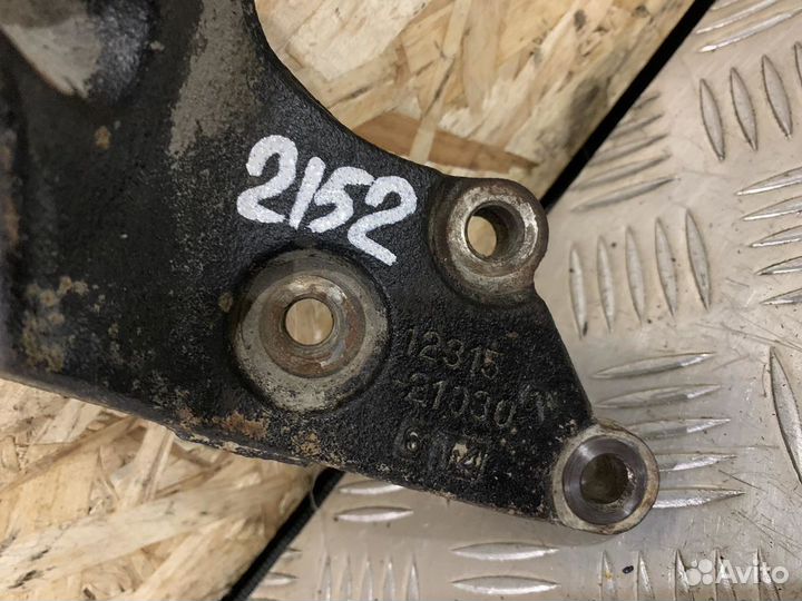 Кронштейн двигателя правый Toyota Corolla (E120) I