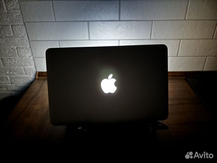 Apple Macbook Air 11 mid 2012