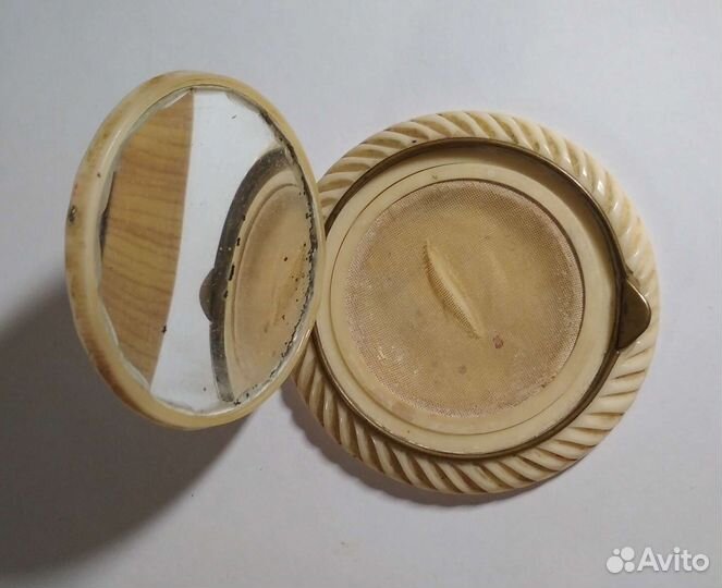 Пудреница СССР