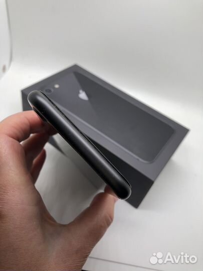iPhone 8, 64 ГБ