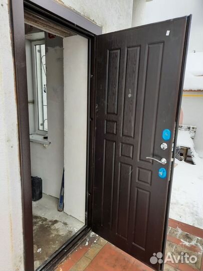 Дверь входная металлическая