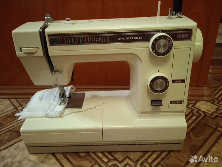 Швейная машина janome