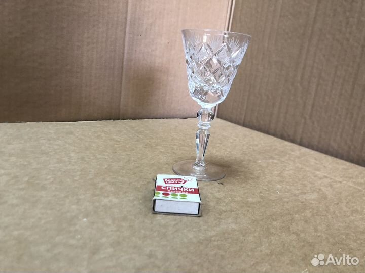 Хрустальные фужеры и рюмки