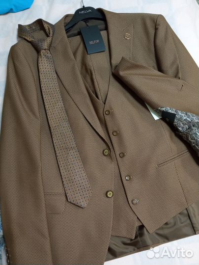 Мужской костюм тройка 56