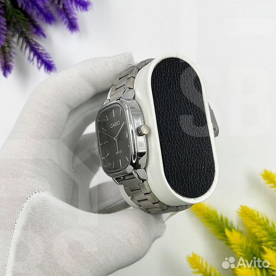 Часы Casio Quartz Новые