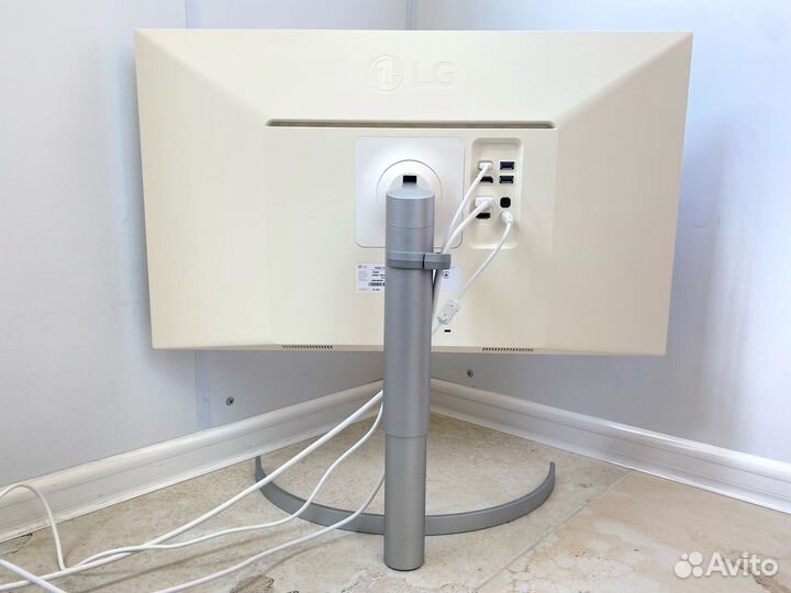 Монитор LG 27UL850-W