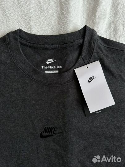 Новая Футболка Nike Sportswear Premium Essentials