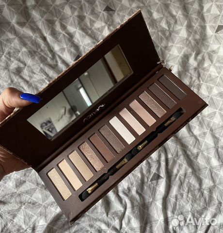 Палетка теней для век новая