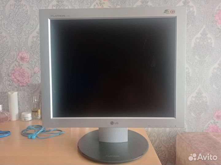 Монитор 17 дюймов LG
