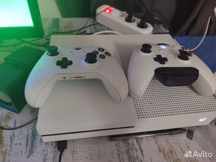 Игровая приставка Xbox One S