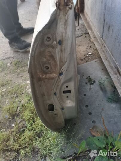 Передняя правая дверь Kia Spectra