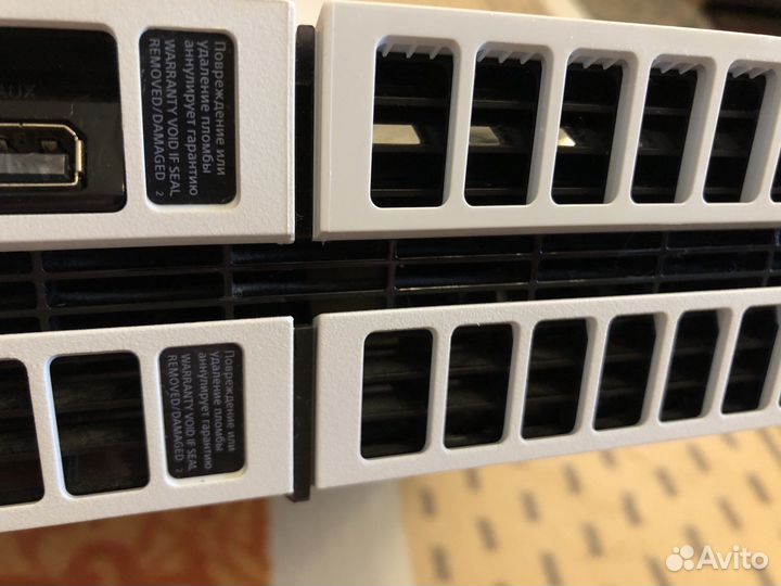 PS4 White 1 Tb SSD + 2 новых джойстика и 700 игр