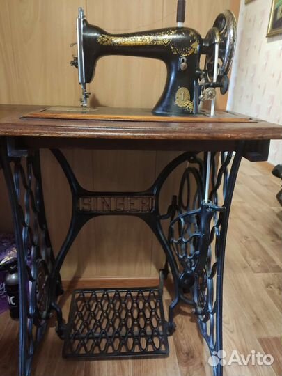 Швейная машина Singer
