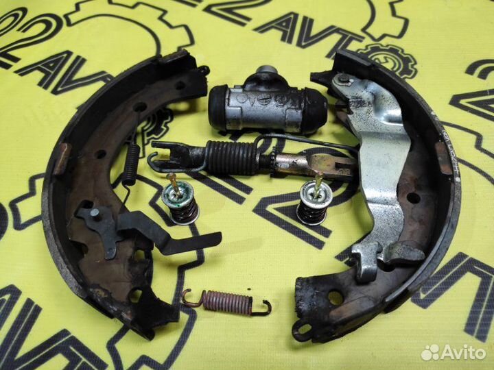 Механизм стояночного тормоза задний левый Toyota