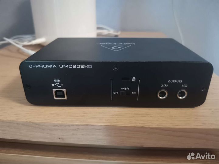Внешняя звуковая карта behringer Euphoria UMC202HD