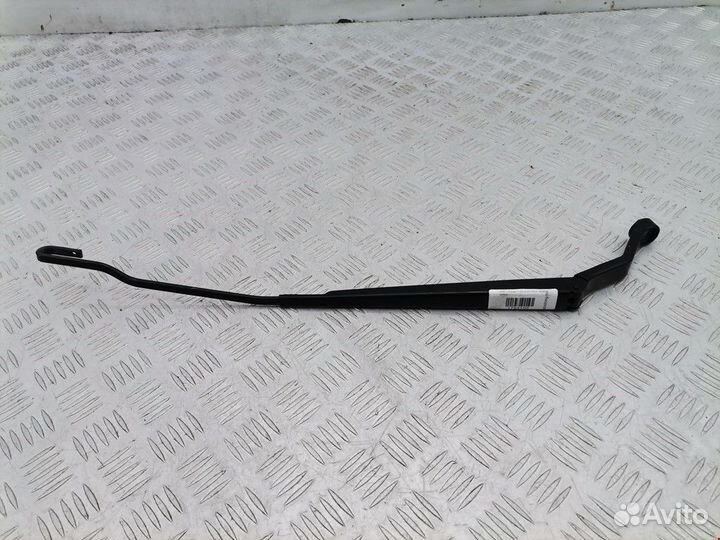 Щеткодержатель (поводок стеклоочистителя, дворник)