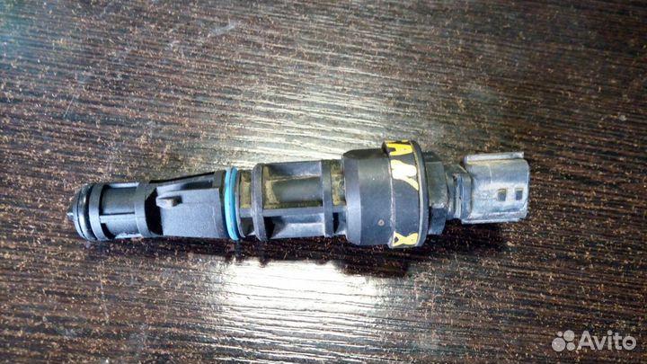 Датчик скорости на Рено Логан 1.1.6 8 клапанный