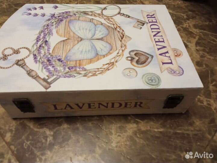 Новая. Ключница настенная 29х20х7 (см)