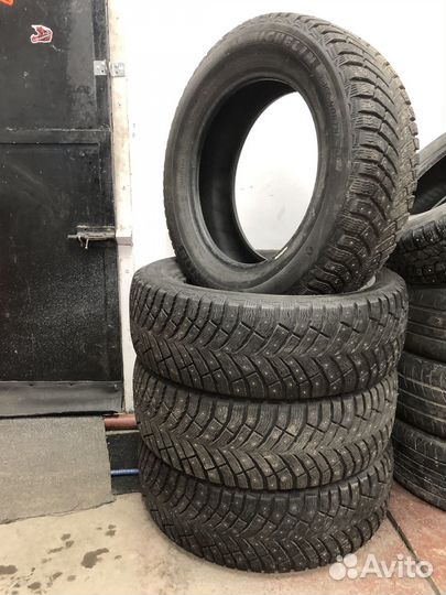Michelin X-Ice North 4 215/60 R16