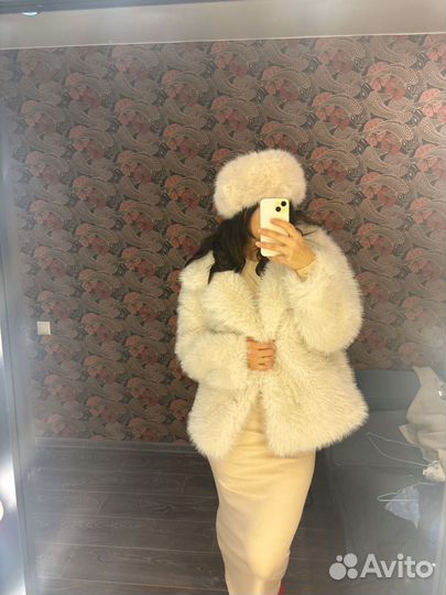 Искусственная шуба новая молочная