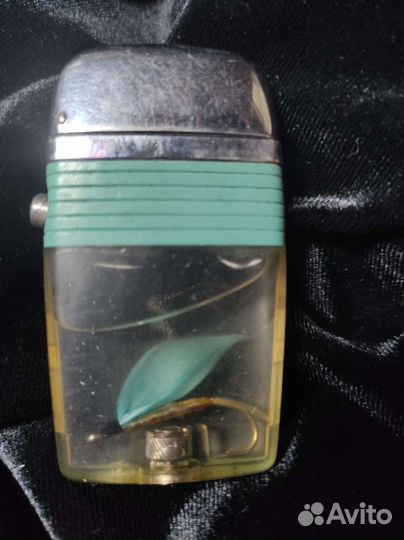 Винтажная бензиновая зажигалка Scripto Vu