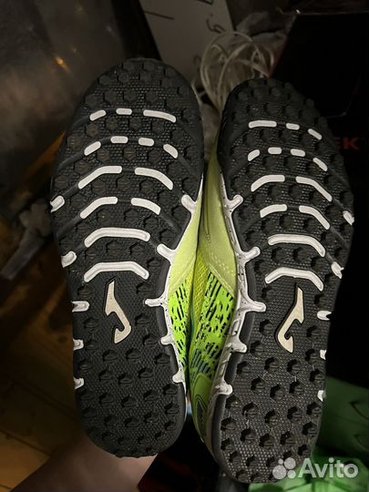 Бутсы футбольные сороконожки