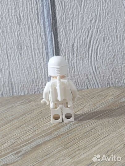 Lego минифигурка Боба Фетт белый