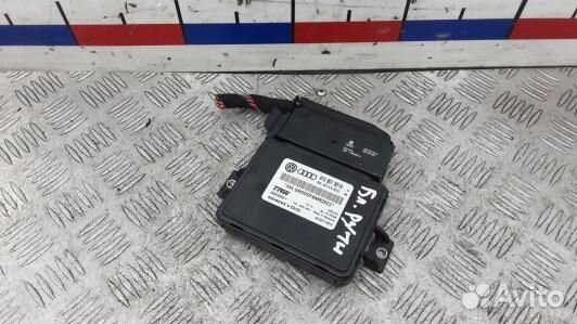 Блок управления ручника (стояночного тормоза) audi