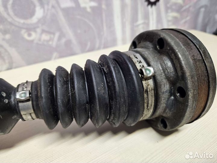 Привод правый в сборе Volkswagen Passat B7 TSI DSG