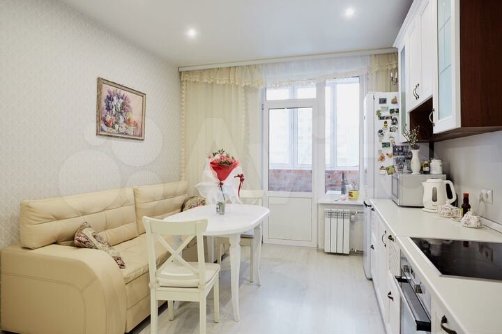 3-к. квартира, 83 м², 1/17 эт.