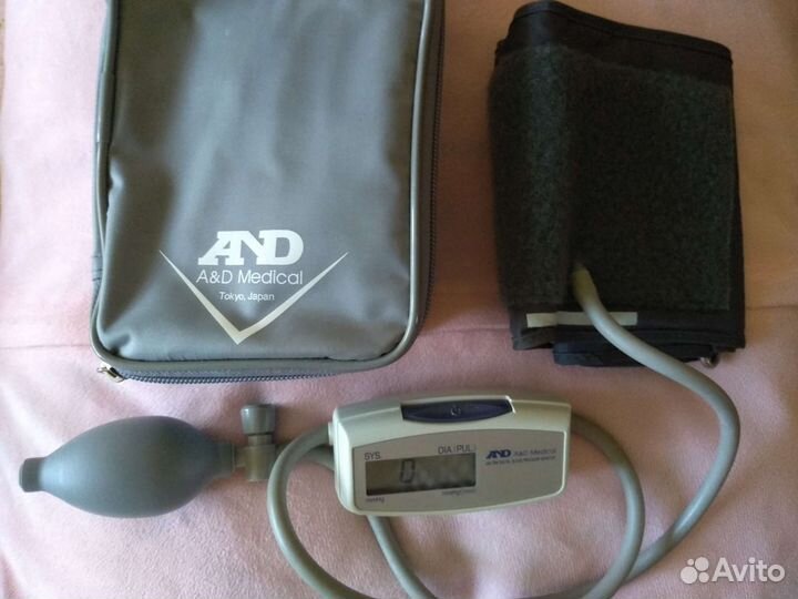 Тонометр полуавтоматический Модель UA-704