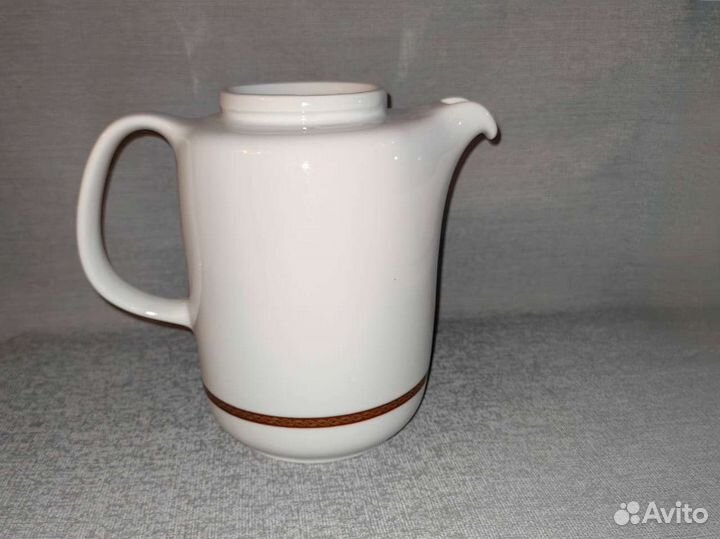 Фарфоровый чайник мрф без крышки ГДР