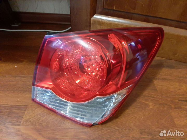 Фонарь правый оригинал шевроле круз