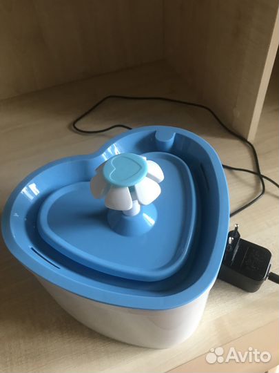 Фонтан поилка для кошек