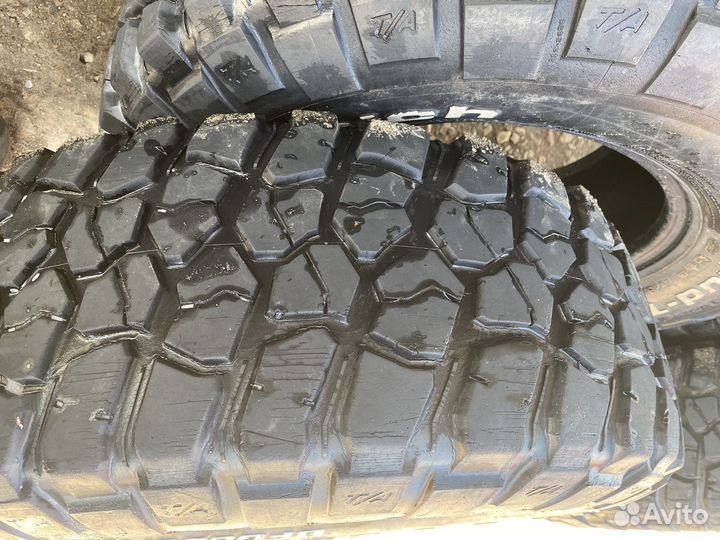 Bfgoodrich Mud-Terrain T/A KM2 285/75 R16
