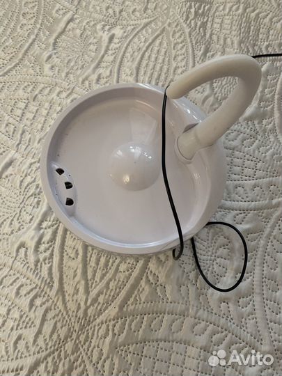 Фонтан поилка для кошек