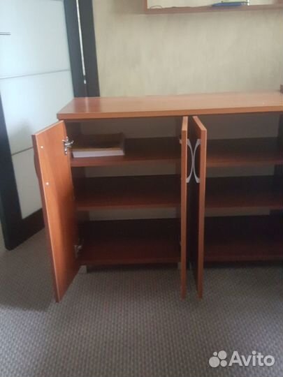 Офисный стол с тумбой