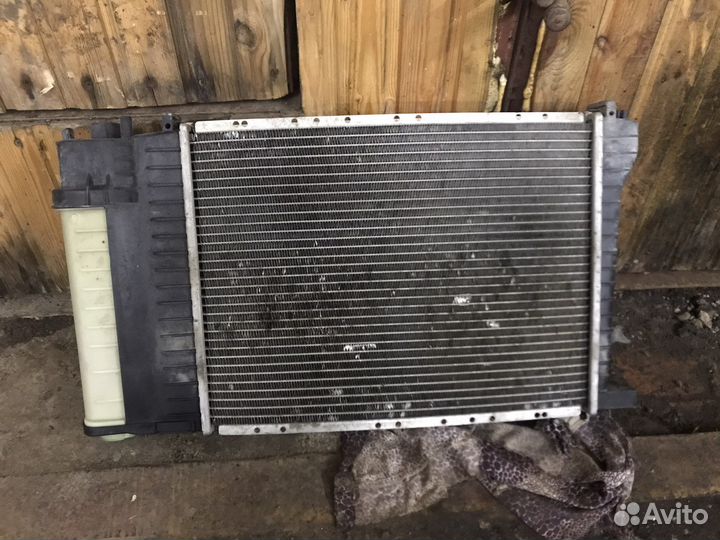 Раиатор охлаждения BMW e34