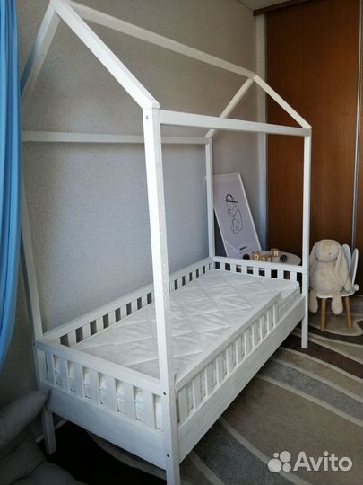 Детская кровать домик