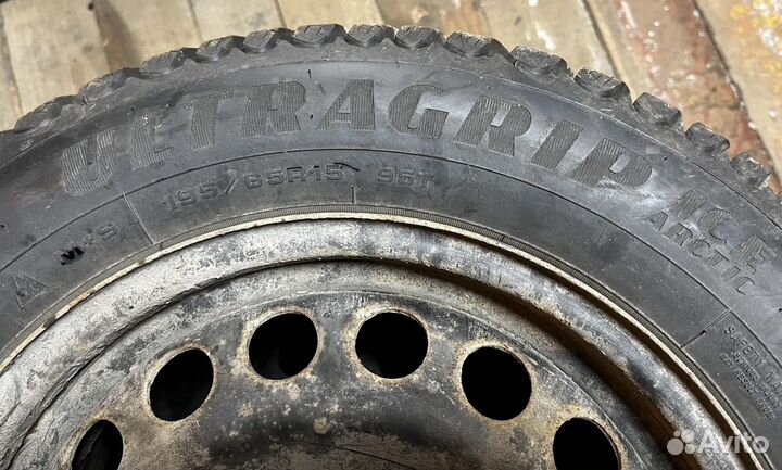 Goodyear Ultragrip Ice Arctic 195/65 R15 95T