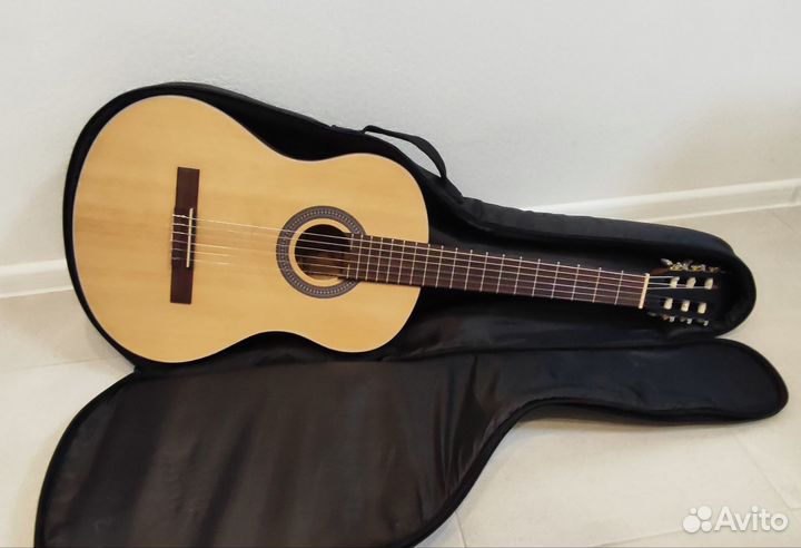Акустическая гитара flight