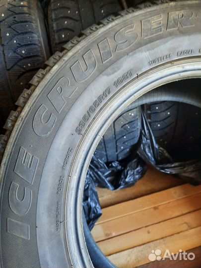 Bridgestone Ice Cruiser 7000 235/65 R17