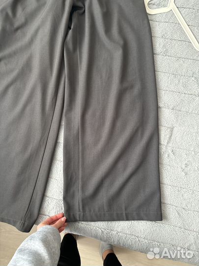 Продам брючной костюм