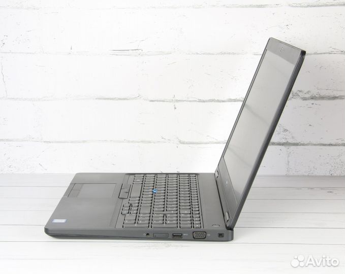 Dell Latitude 5580 i7/16/256/FHD/Geforce 930 MX